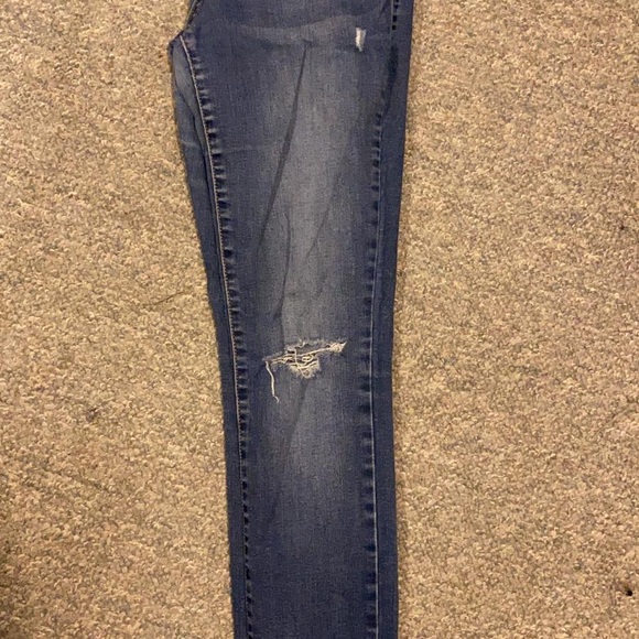 4 jeans for $40 Good condition - Picture 8 of 10